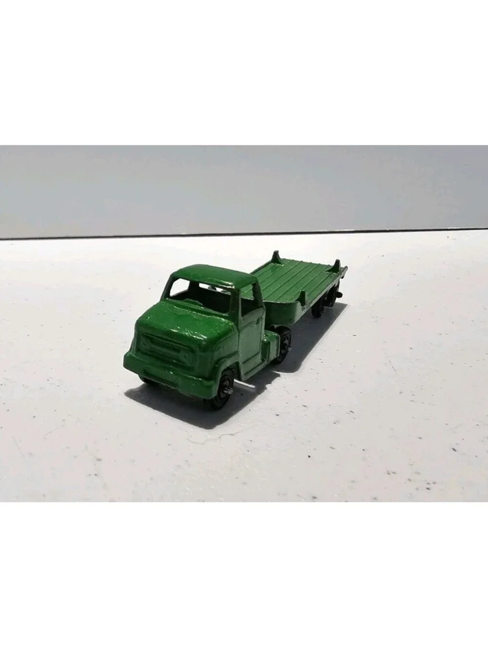 Vintage Tootsietoy Chevrolet Semi Truck Green Flatbed Trailer Diecast USA